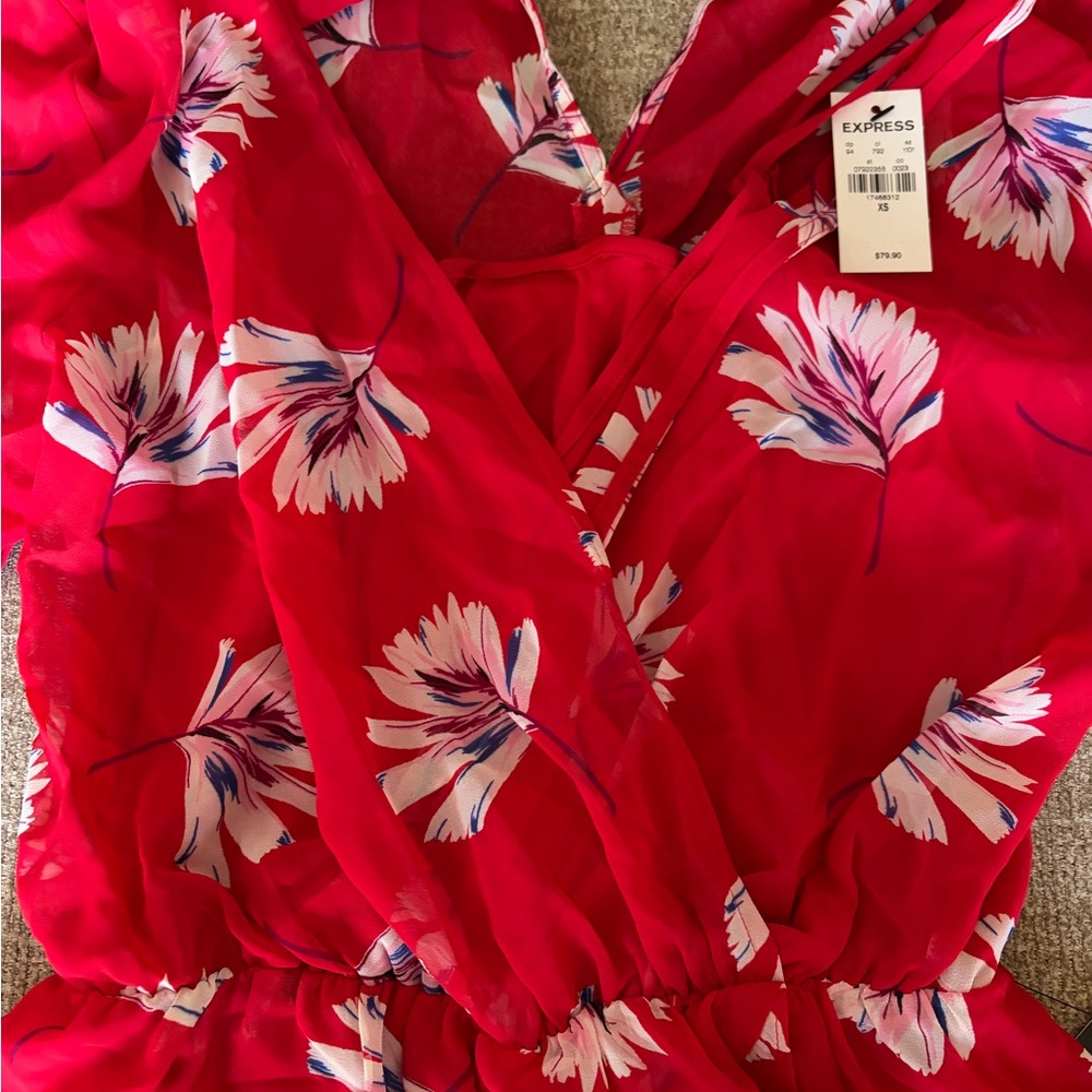 NWT Express Scarlet Floral Romper - Picture 5 of 5